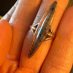 Elegant antique Speckled agate and Gold Ring